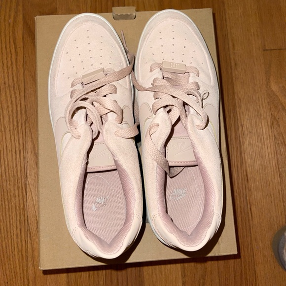 Nike Womens Sage Low - Picture 3 of 8